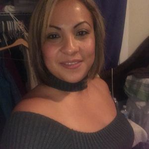 Meet your Posher, Yaneth